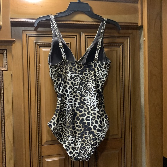 NWOT Sea Level Swim Deep V-Neck Multifit One-Piece Swimsuit Size 8 - Picture 8 of 12